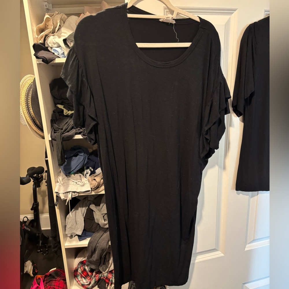 Ingrid & Isabel black maternity dress ruffle sleeve